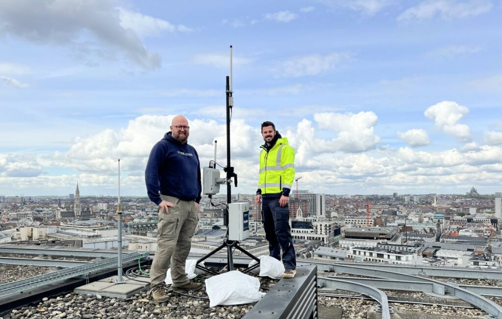 Jan and Bjorn installing SkeyBox for drone detection